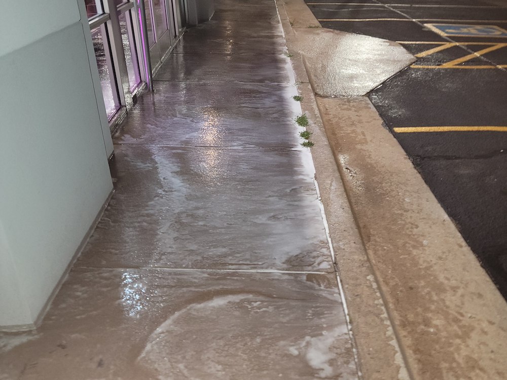 Commercial pressure washing for a tanning salon in Edmond, Ok