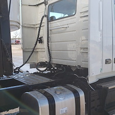 Semi-truck-cleaning-in-Edmond-Ok 2