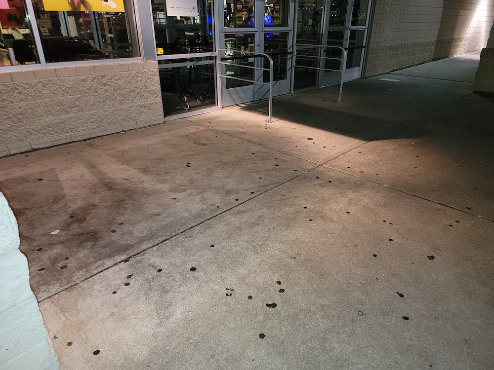 Top quality commercial pressure washing shopping center cleaning in Edmond, Ok